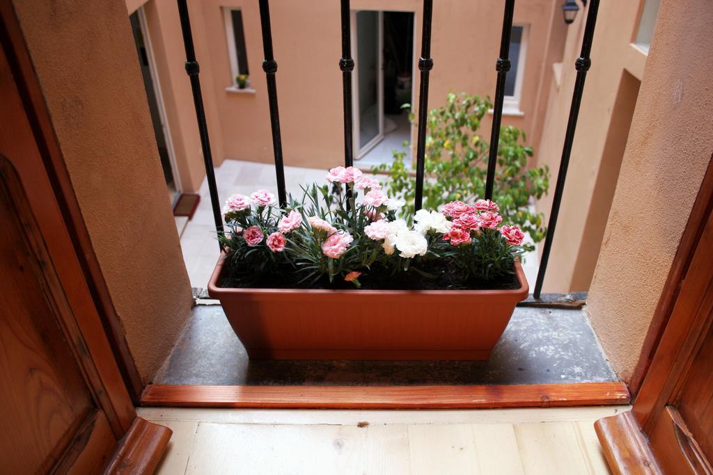 Note Sulla Piazza Bed & Breakfast Каляри Екстериор снимка