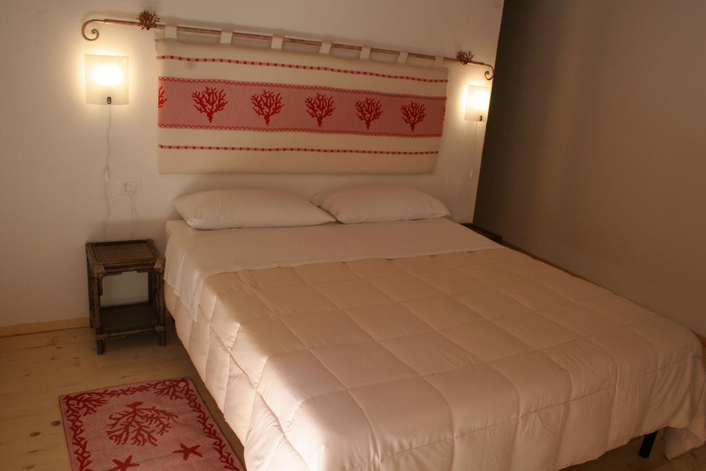 Note Sulla Piazza Bed & Breakfast Каляри Екстериор снимка